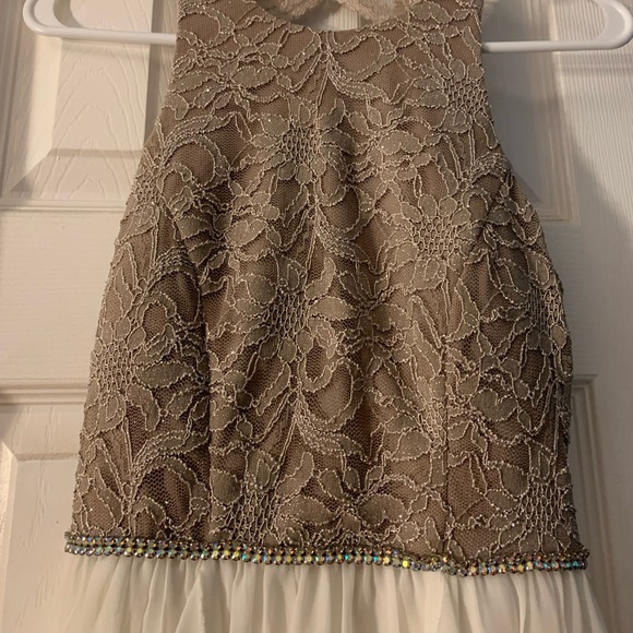 size 1 - Picture 3 of 4